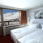 L'aiguille Percee 호텔 티뉴