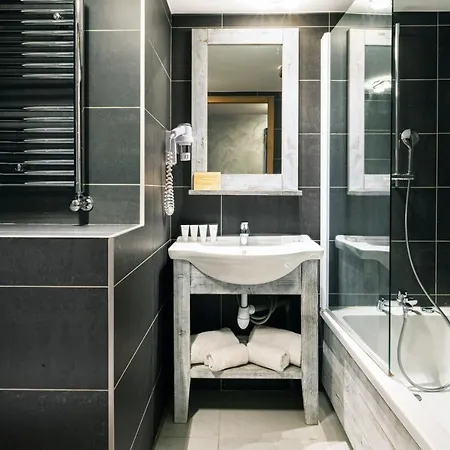 Hotel L'Aiguille Percee 3*