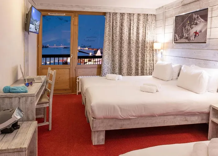 Hotell Hotel L'Aiguille Percee 3*