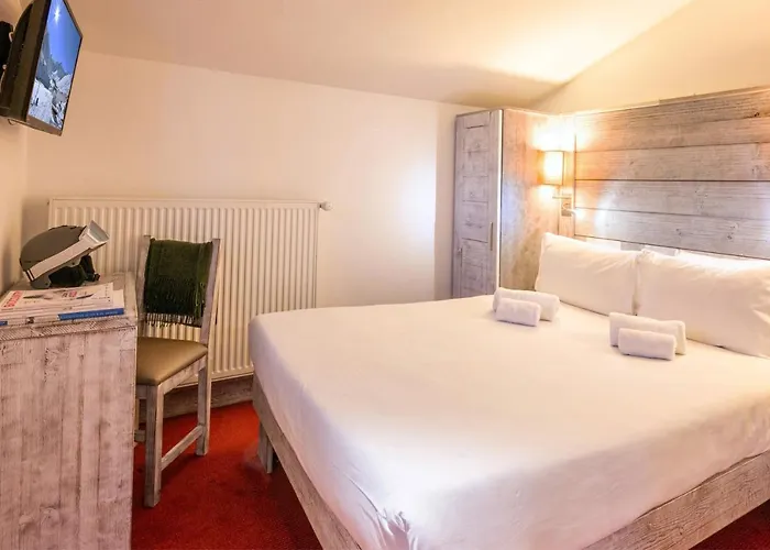 Hotel L'Aiguille Percee Hotell Tignes