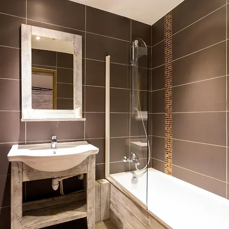 L'aiguille Percee Hotel 3*